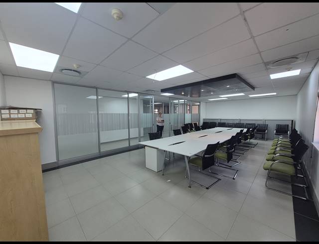 911M² OFFICE TO LET IN SANDTON CENTRAL